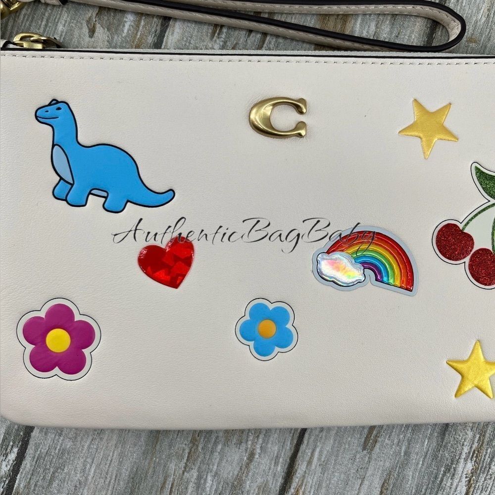 Coach Retail Sticker Print Essential Small Wristlet Wallet Bag Purse - Picture 2 of 8